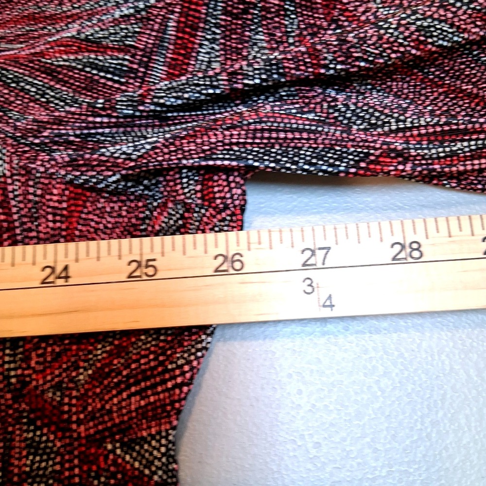 Maggie Barnes Sz 24 Top Red Black Abstract Print 3/4 Sleeve Asymmetrical Sleeve - Picture 8 of 11